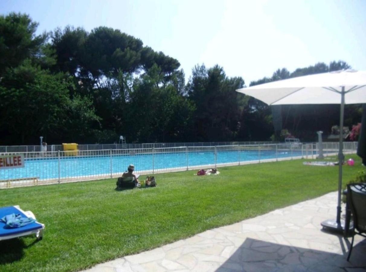 Bel Appartement Avec Piscine Proche Des Plages Six-Fours-les-Plages Esterno foto